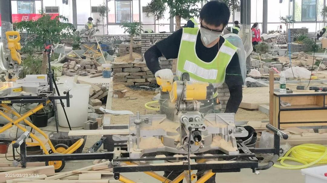 乐鱼电子官网湖南生物电机职业手艺学院：“楚怡杯”园林景观设想与施工赛项彰显青年精(图3)